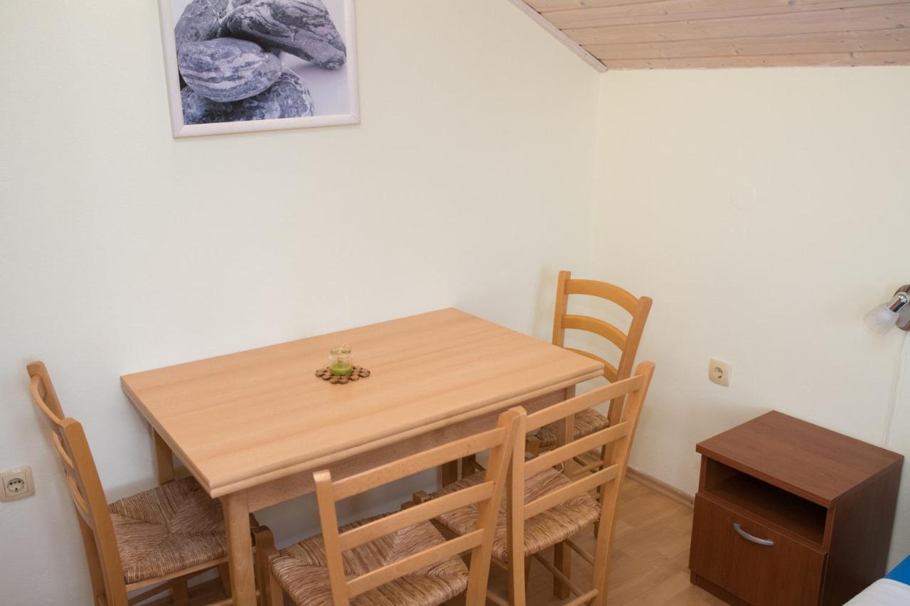 Apartment Dalmatien Raslina Exteriör bild